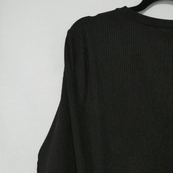 SHEIN - Curve | 1XL | Ribbed Black Asymmetric Hem Long Sleeve Shirt - Picture 10 of 16